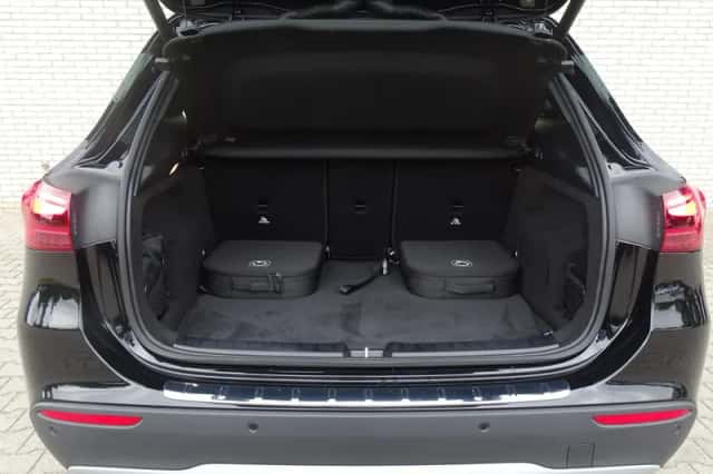 Mercedes-Benz GLA (2024) thumbnail 6