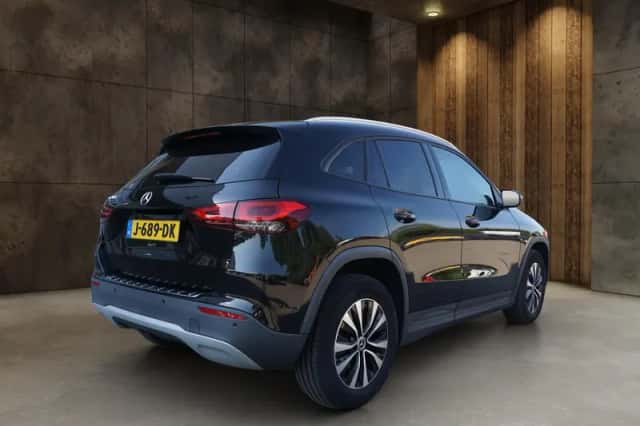 Mercedes-Benz GLA (2020) thumbnail 5