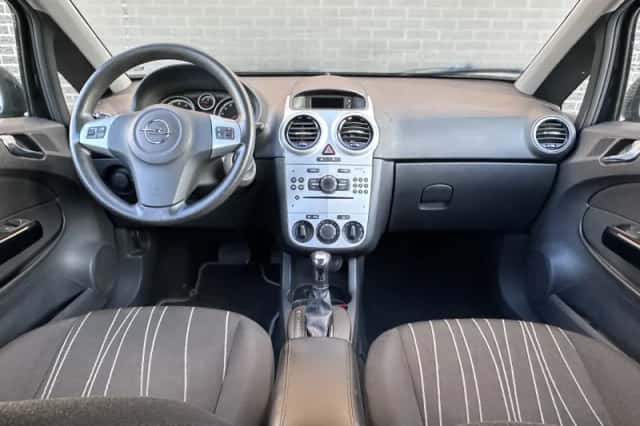 Opel Corsa (2006) thumbnail 3