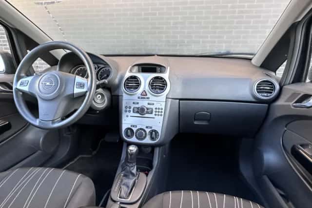 Opel Corsa (2006) thumbnail 7