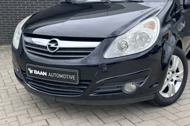 Opel Corsa (2006) thumbnail 3