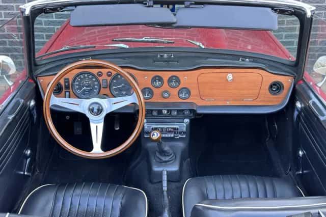 Triumph TR (1967) thumbnail 2