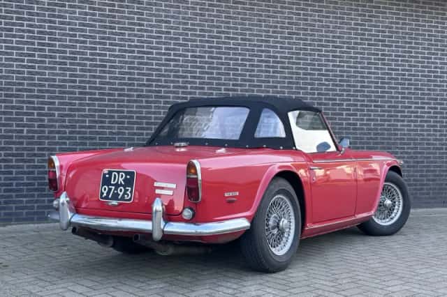 Triumph TR (1967) thumbnail 15