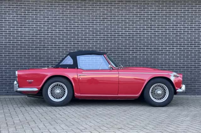 Triumph TR (1967) thumbnail 16