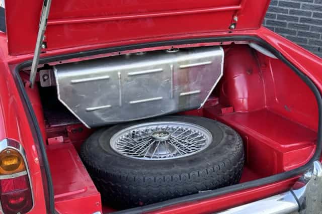 Triumph TR (1967) thumbnail 20