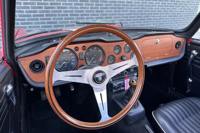 Triumph TR (1967) thumbnail 22