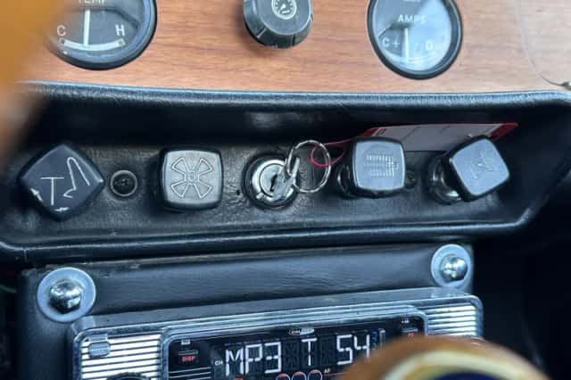 Triumph TR (1967) thumbnail 25