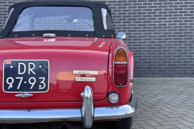 Triumph TR (1967) thumbnail 31