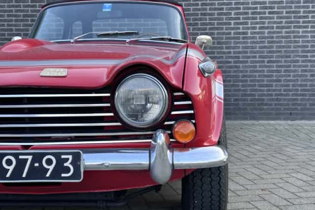 Triumph TR (1967) thumbnail 32