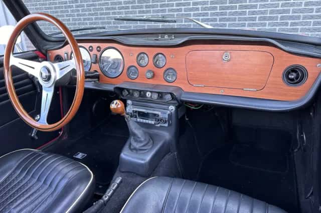 Triumph TR (1967) thumbnail 9