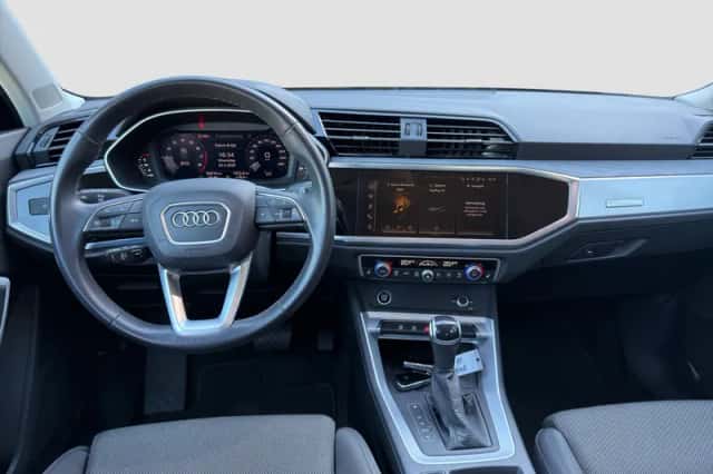 Audi Q3 (2023) thumbnail 4