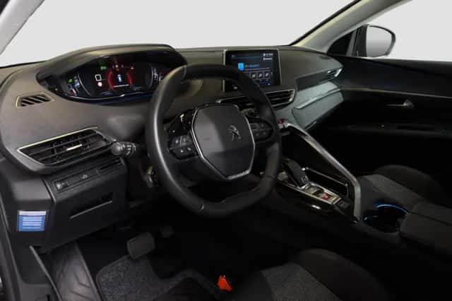 Peugeot 3008 (2019) thumbnail 1
