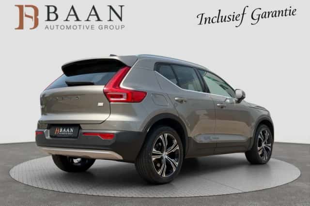 Volvo XC40 (2022) thumbnail 2