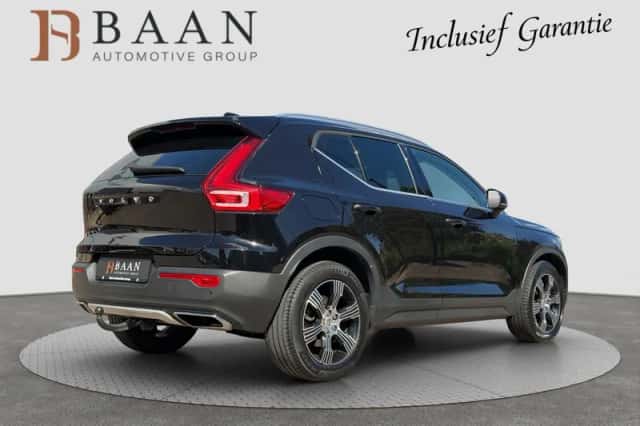 Volvo XC40 (2019) thumbnail 2