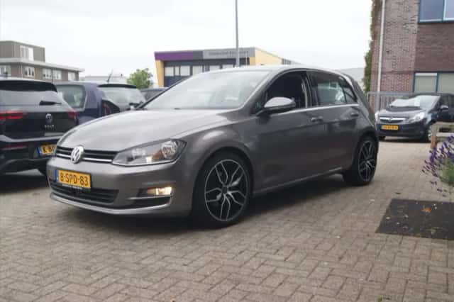 Volkswagen Golf (2013) thumbnail 3