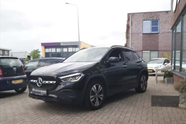 Mercedes-Benz GLA-Klasse (2020) thumbnail 2