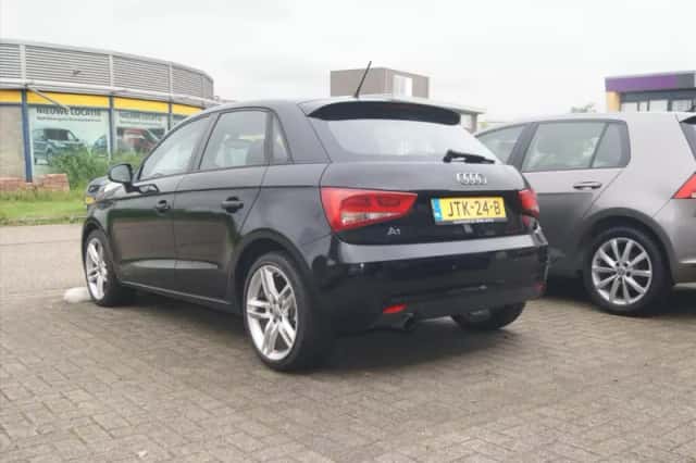 Audi A1 (2012) thumbnail 3