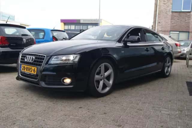 Audi A5 (2011) thumbnail 2