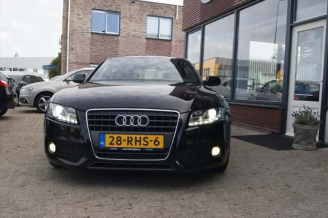 Audi A5 (2011) thumbnail 3