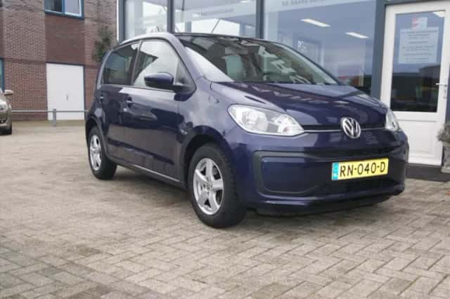 Volkswagen Up! (2018) thumbnail 3