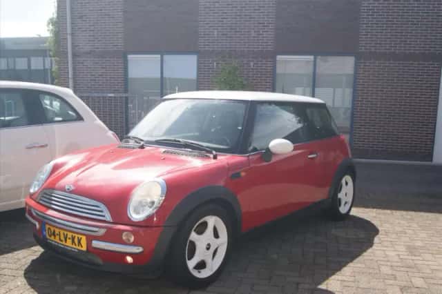 MINI Cooper (2003) thumbnail 1
