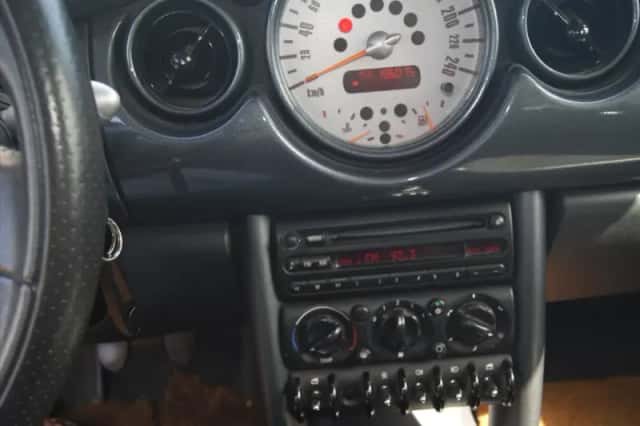 MINI Cooper (2003) thumbnail 5