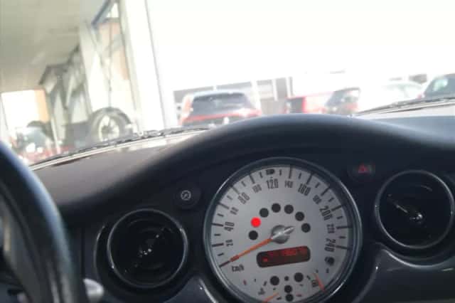 MINI Cooper (2003) thumbnail 6