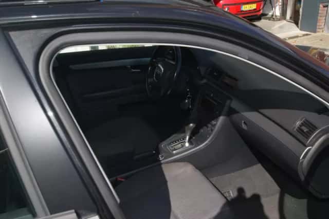 Audi A4 (2006) thumbnail 6