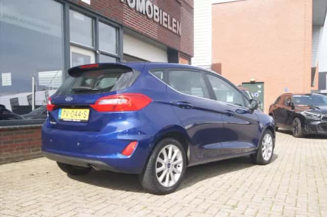 Ford Fiesta (2017) thumbnail 3