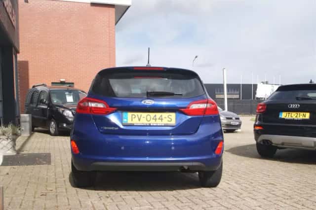Ford Fiesta (2017) thumbnail 4