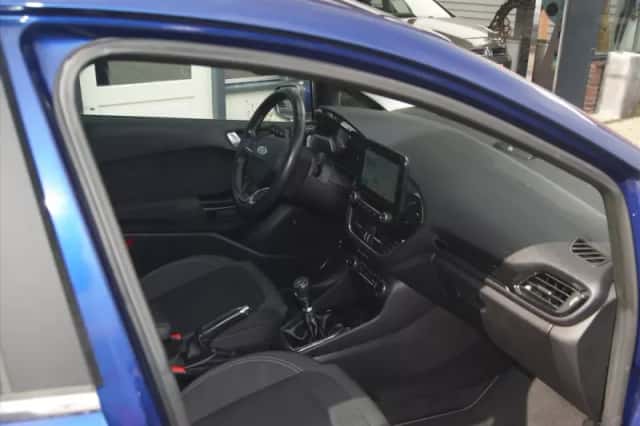 Ford Fiesta (2017) thumbnail 5