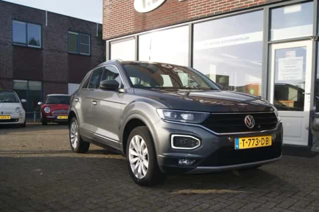 Volkswagen T-Roc (2020) thumbnail 1