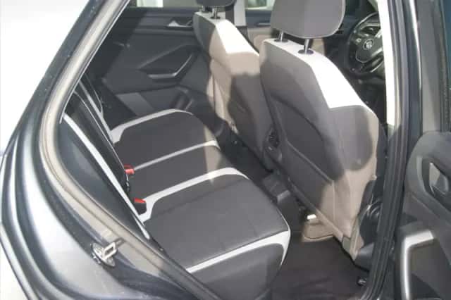 Volkswagen T-Roc (2020) thumbnail 6