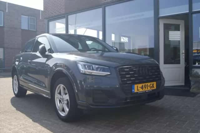 Audi Q2 (2017) thumbnail 1