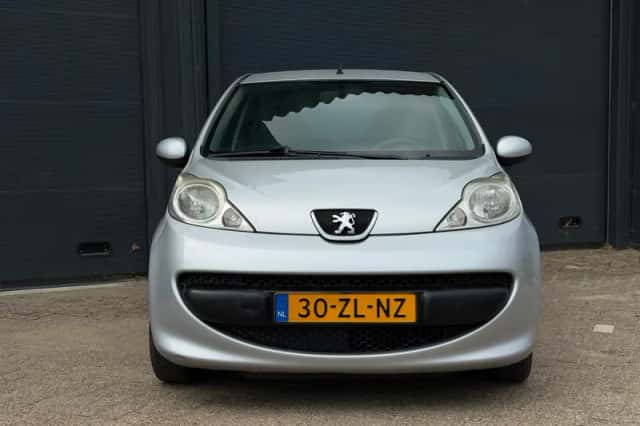 Peugeot 107 (2008) thumbnail 6