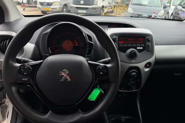 Peugeot 108 (2017) thumbnail 2