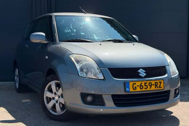 Suzuki Swift (2008) thumbnail 5