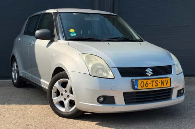 Suzuki Swift (2007) thumbnail 1