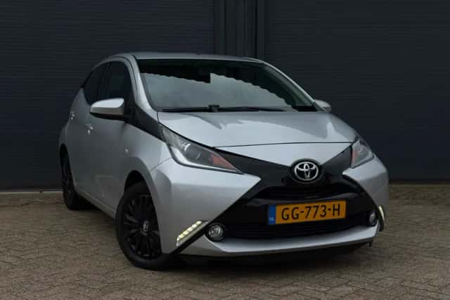Toyota Aygo (2015) thumbnail 1