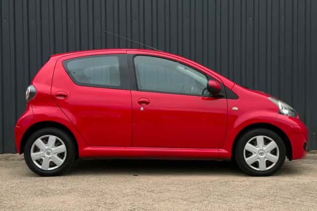 Toyota Aygo (2009) thumbnail 4