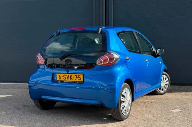 Toyota Aygo (2013) thumbnail 3