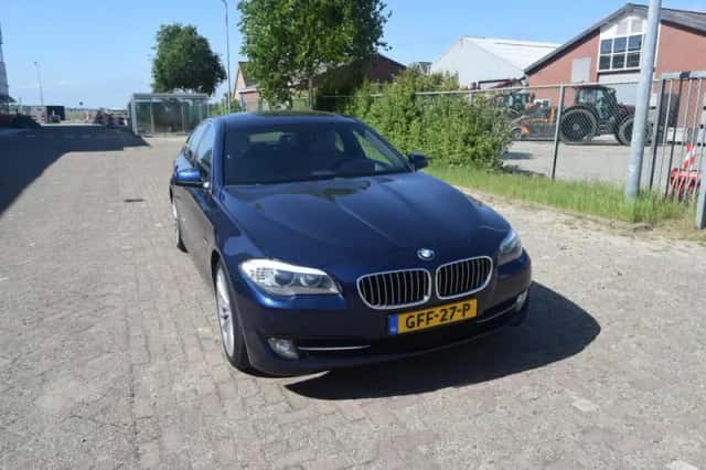 BMW 5-Serie (2011) thumbnail 2
