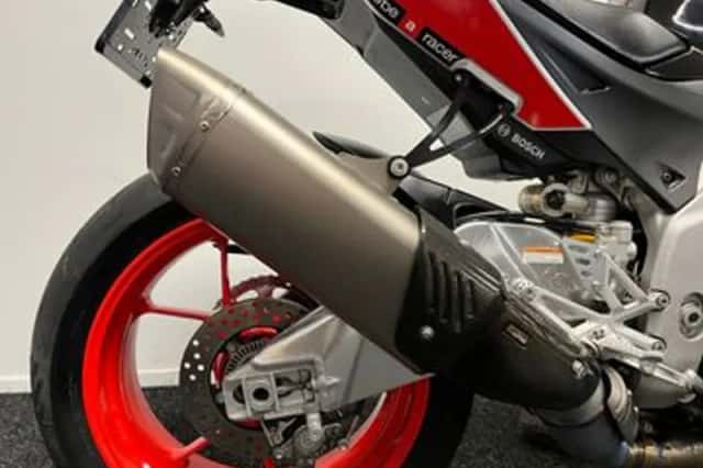APRILIA TUONO (2017) thumbnail 3