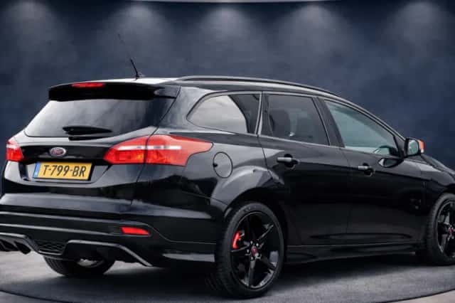 Ford Focus (2015) thumbnail 3