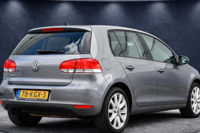 Volkswagen Golf (2009) thumbnail 3