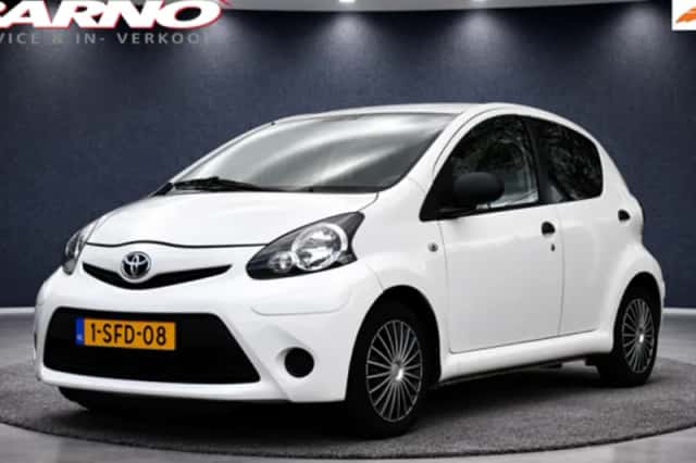 Toyota Aygo (2013) thumbnail 1