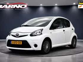 Toyota Aygo (2013) thumbnail 2