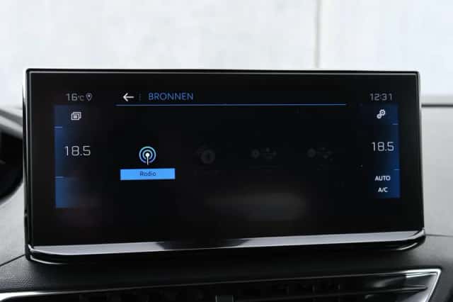 Peugeot 5008 (2021) thumbnail 31