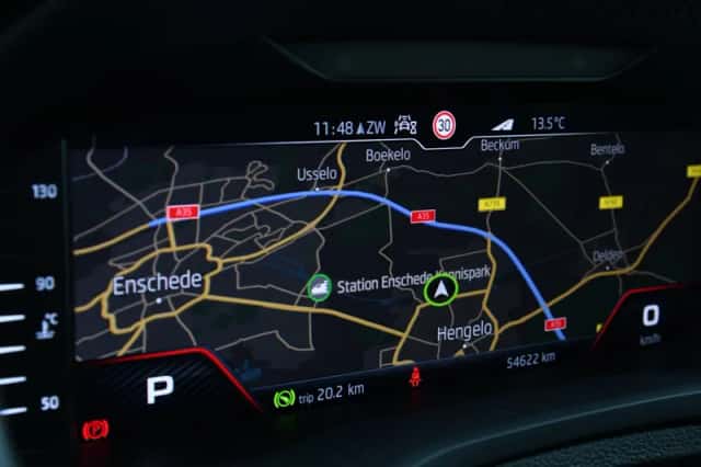 Škoda Karoq (2021) thumbnail 3
