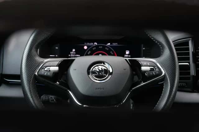 Škoda Karoq (2021) thumbnail 4